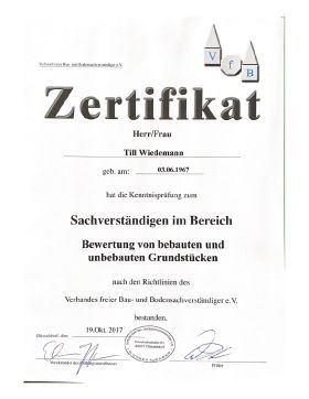 <p>Zertifikat Bau- und Bodensachverständiger 2017</p>